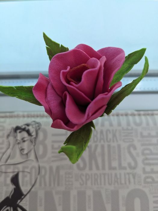 Троянда шпилька з фоамірану