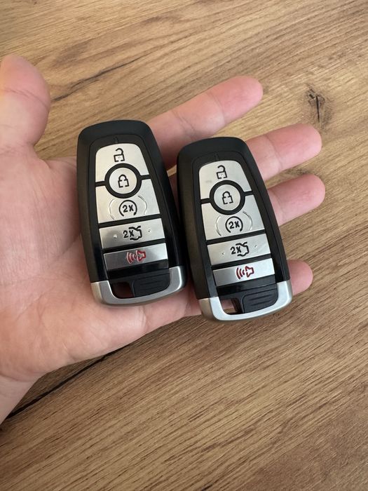 Смарт-ключ Ford Mustang / Edge / Explorer / Fusion/ 902 MHz / є інші