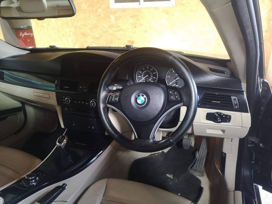 BMW E92 320d Pack M _ Para Peças