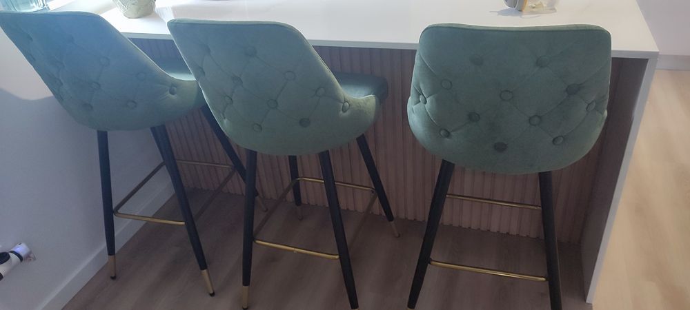 Conjunto de 3 bancos altos verdes