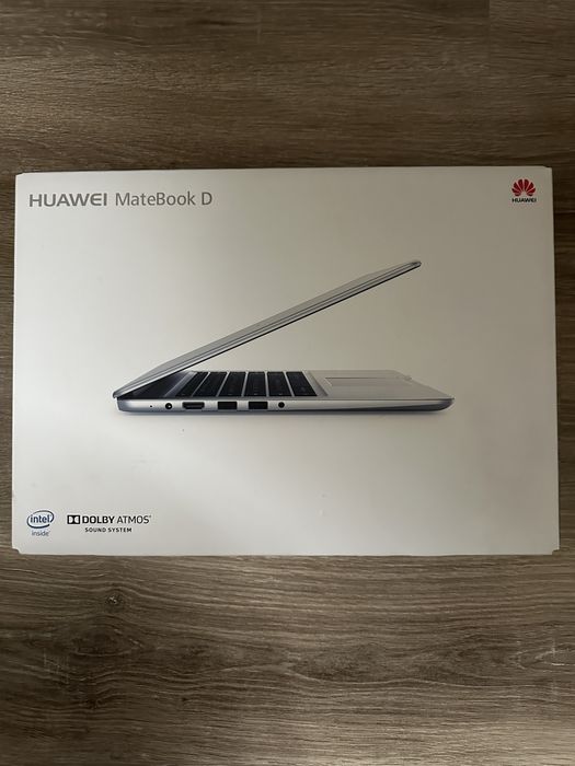 Pudło od Huawei MatrBook D
