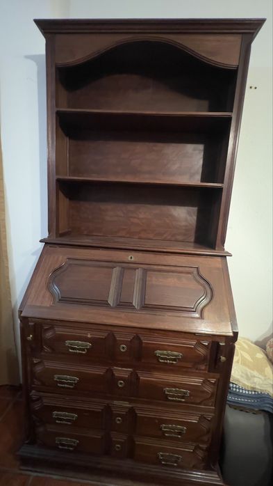 Movel antigo em pinho