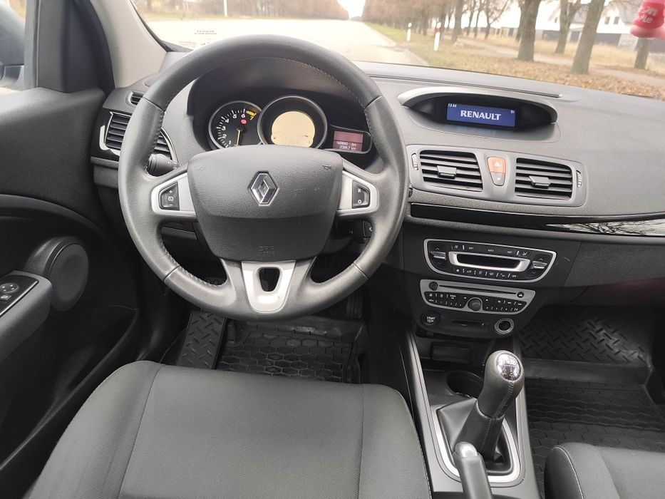 Продам Renault Megane 3 1.6 бензин 2012