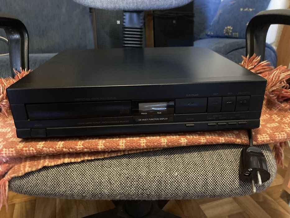 Odtwarzacz CD Schneider CDP-7100