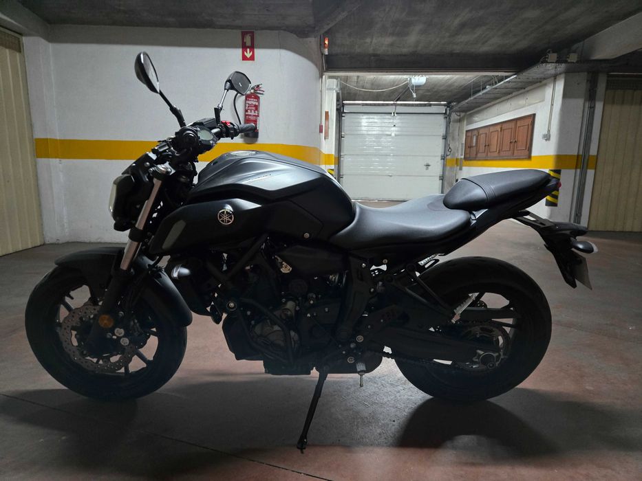 Yamaha MT-07 impecável.
