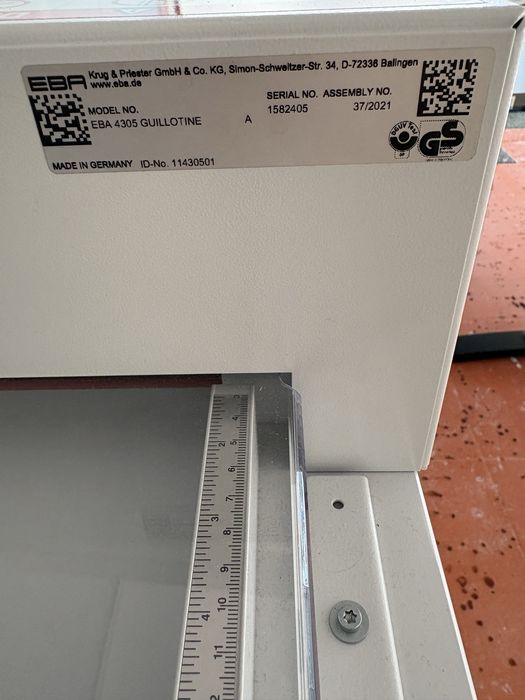 EBA 4305 Guillotine