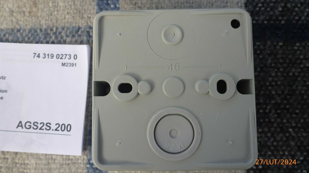 # Puszki natynkowe Siemens  AGS2S