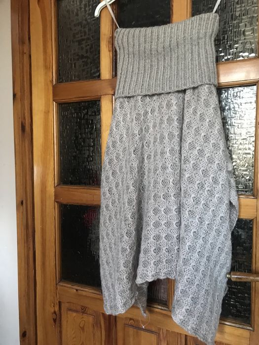 Poncho  wełniane r. Uniwersalny Butik.