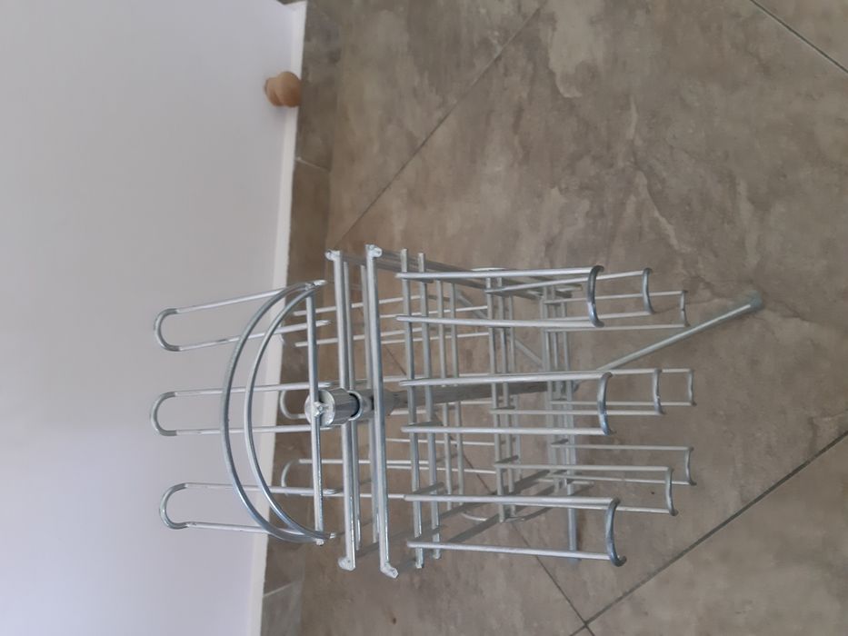 Okazyjnie sprzedam Karuzele na lakiery do paznokci