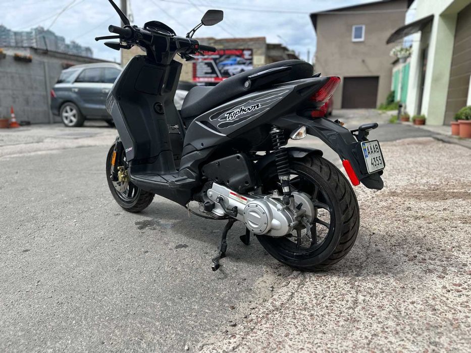 Продається скутер  Piaggio Typhoon 50 4T