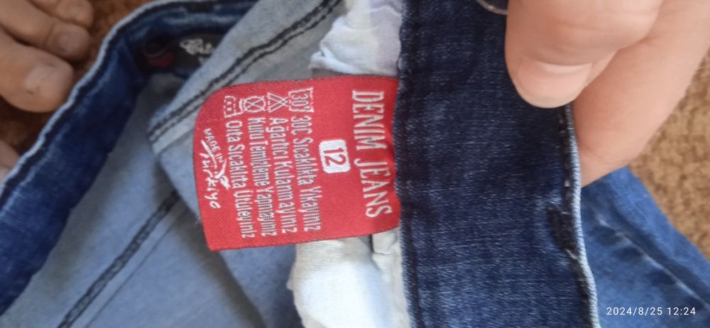 Джинси на дівчинку