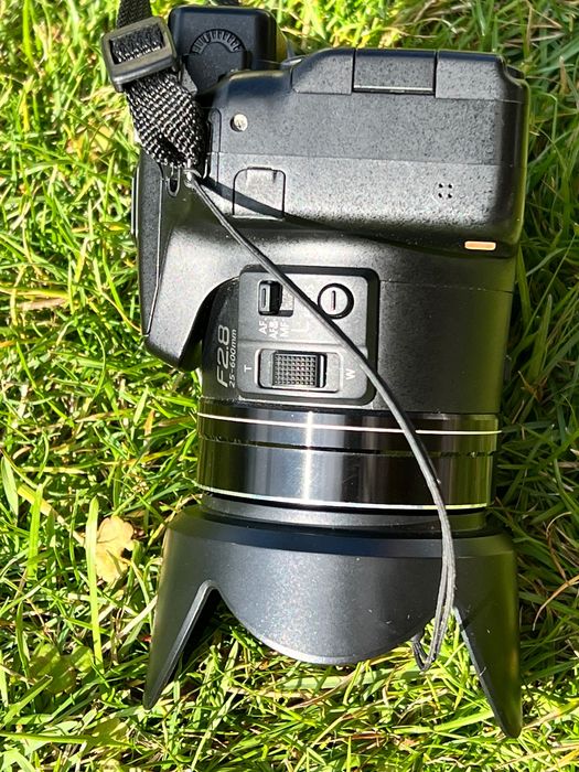 Panasonic Lumix FZ200 z akcesoriami
