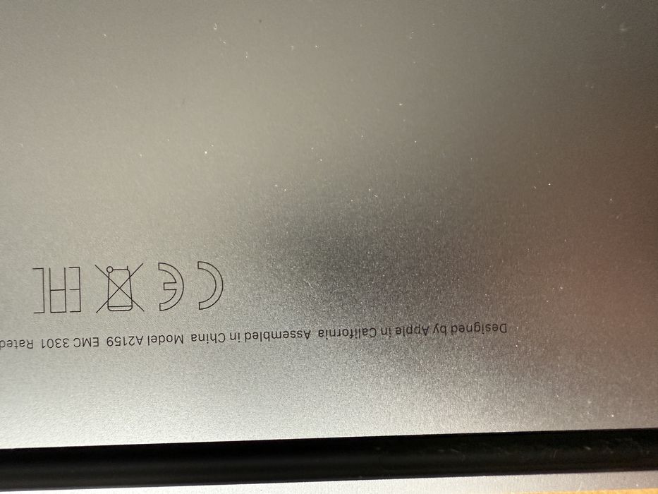 MacBook Pro 13” I5 8GB 128GB A2159