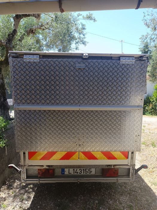 Reboque humbaur de lona com porta