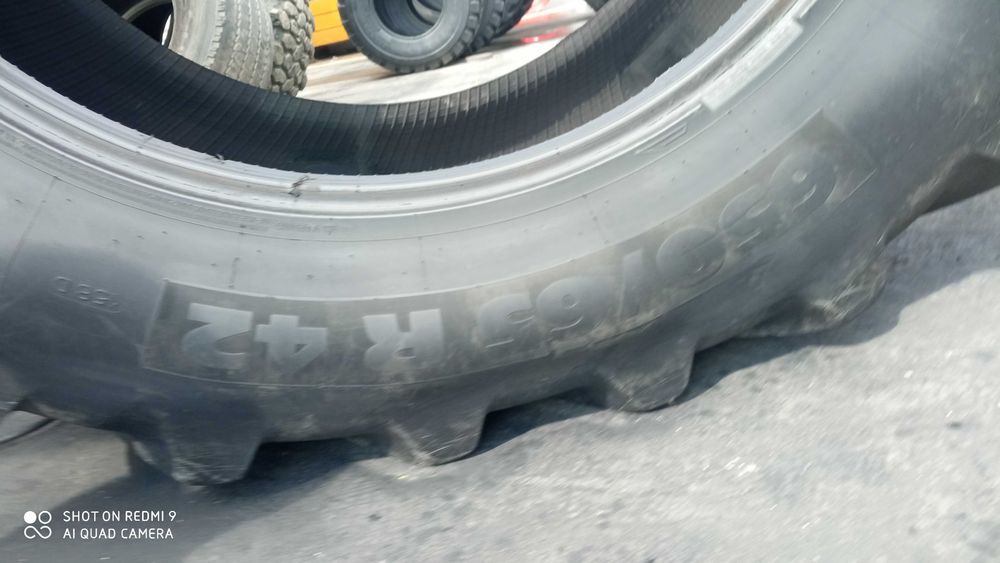650/65R42 Michelin Multibib  JM876