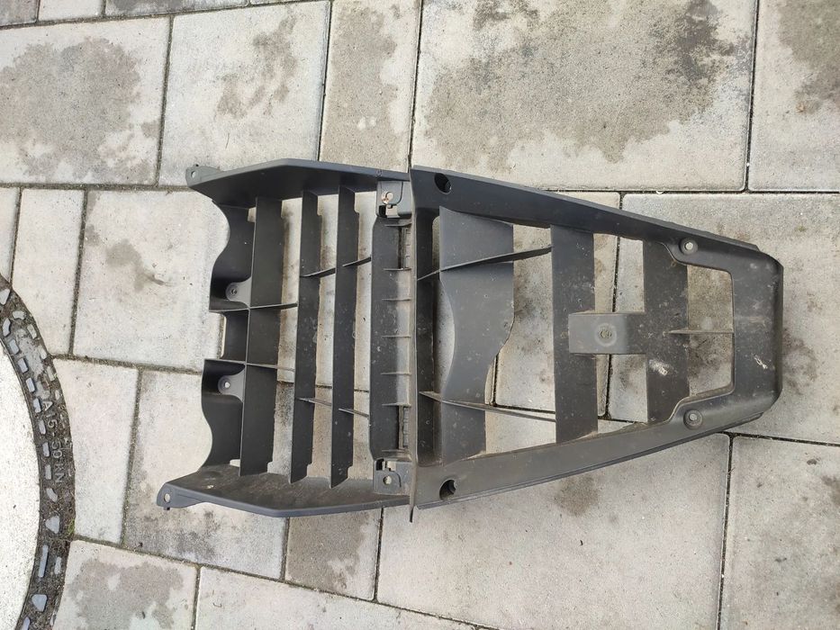 Wypełnienie, pług, osłona chłodnicy Bajaj Pulsar RS 200