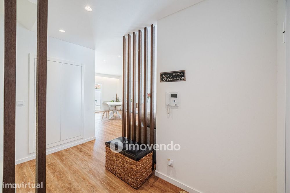 Moradia T3+1 moderna, com garagem e áreas amplas, em Alcochete