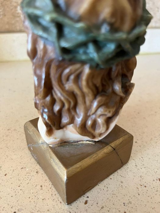 Busto de Cristo em marfinite