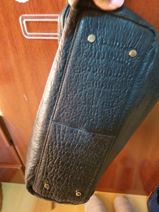 Mala preta com muita classe, pele verdadeira