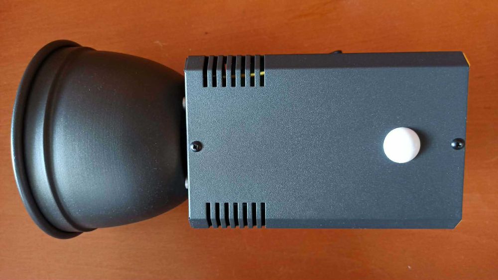 Lampa studyjna MIQRO200 ELFO