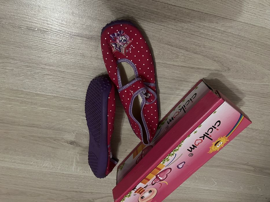 Балетки,тапочки в садик,босоножки для девочки 31-32 р