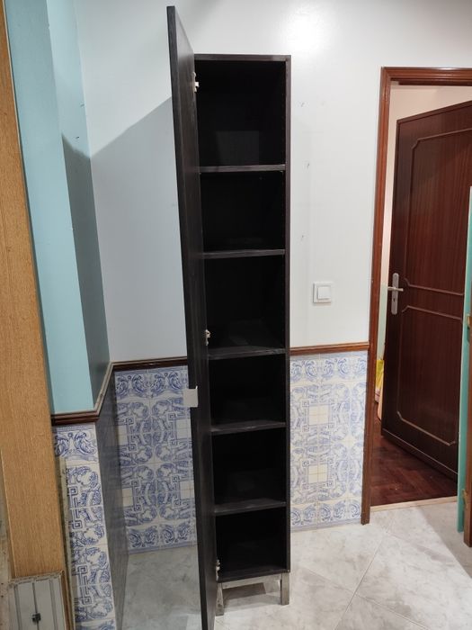 Espelho e móvel ikea