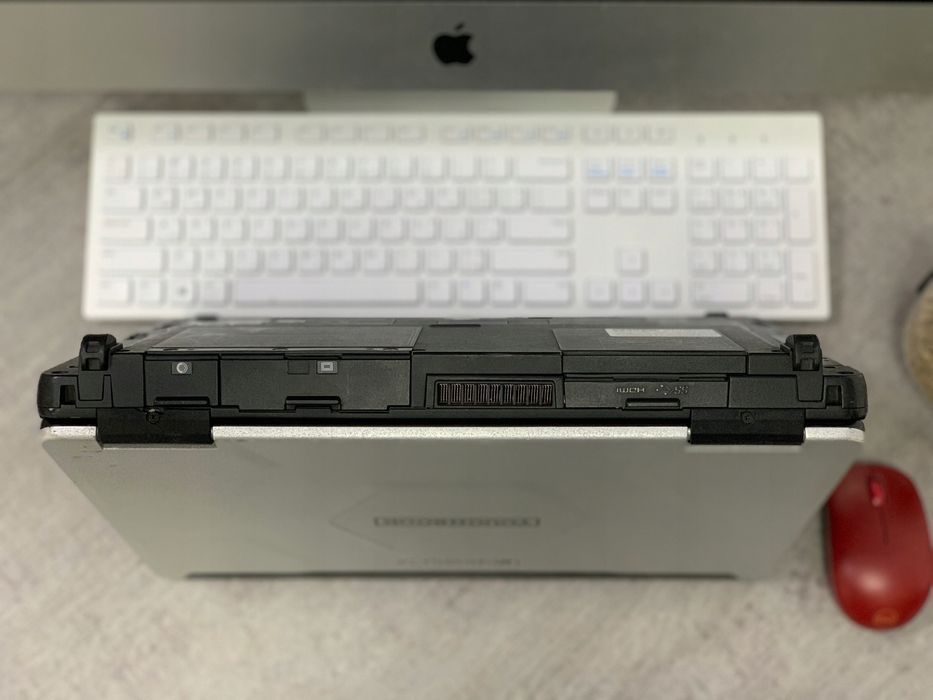 Pancerny Panasonic CF-54 Mk3 i5-7300u 32GB 1Tb SSD  Windows 11 + LTE