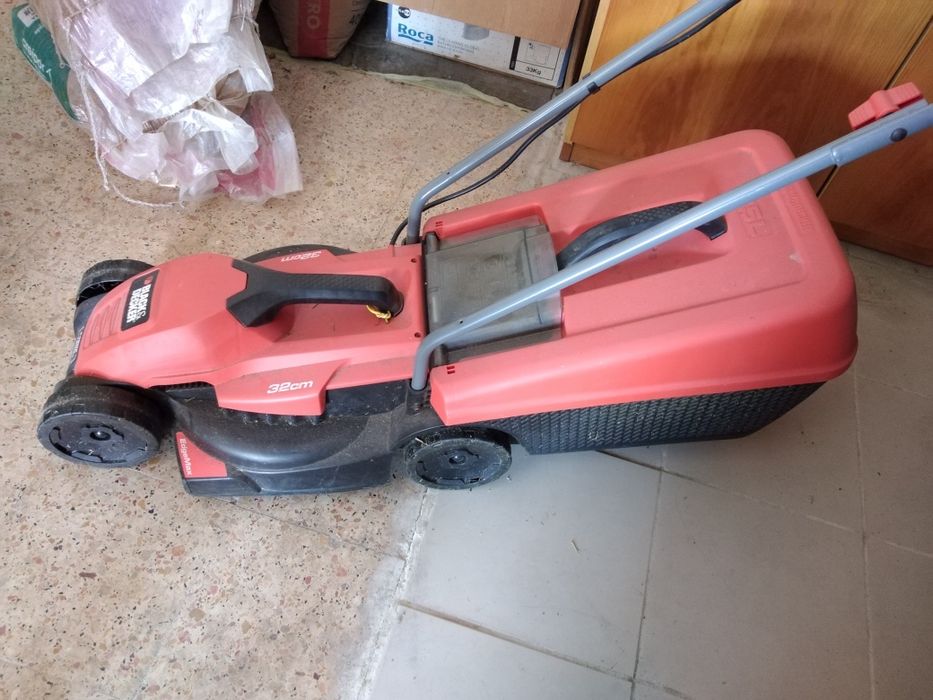 Corta relvas black&decker