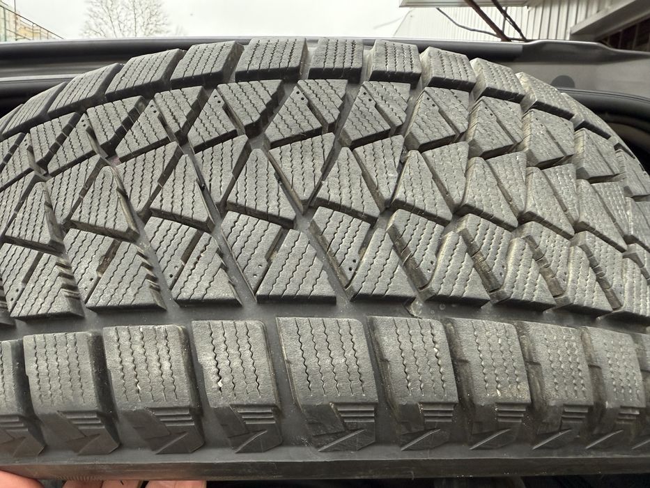 225/55 r17 Bridgestone Blizzak DM-V2 98% Резина зимняя