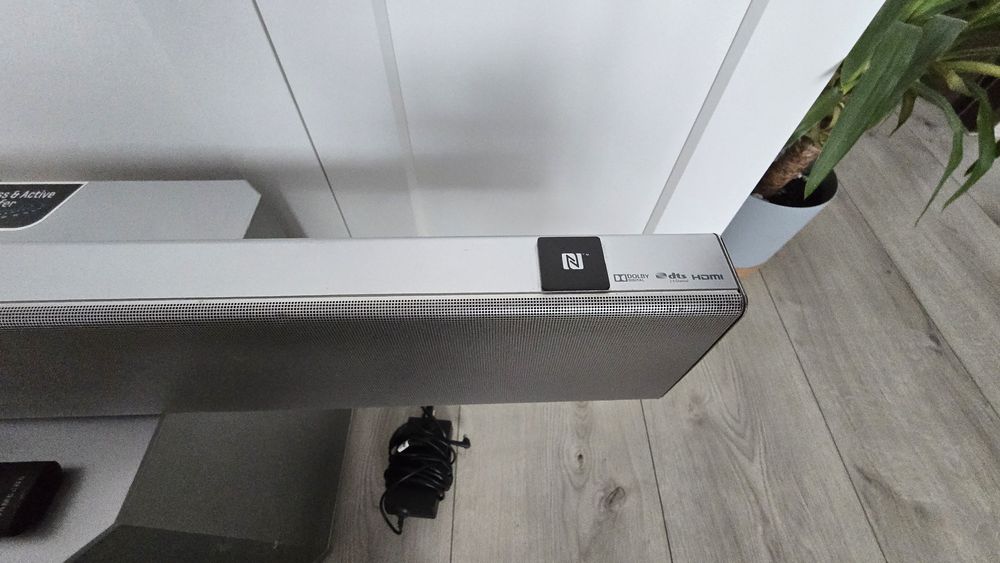 Samsung HW-F751 Soundbar lampowy subwoofer