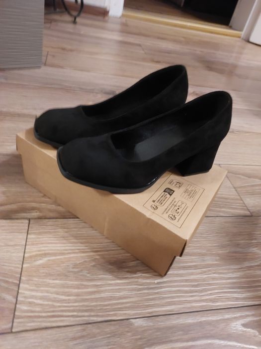 Buty zamszowe 39