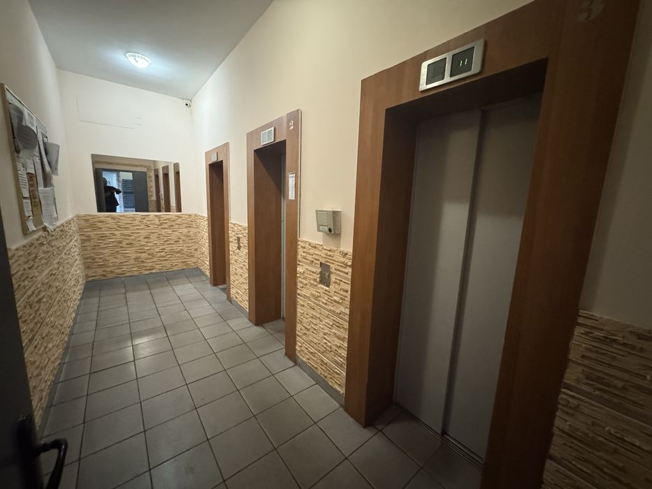 Продаж 2 кім. 65 кв.м Саперно-Слобідська 22