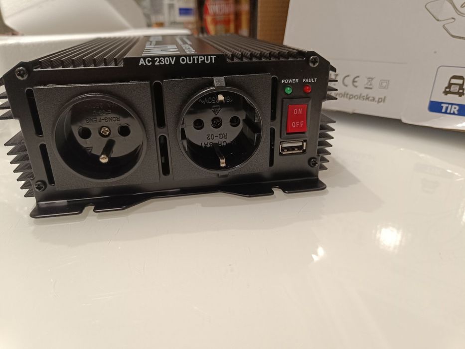 інвертор напруги Volt Polska IPS-2000N.