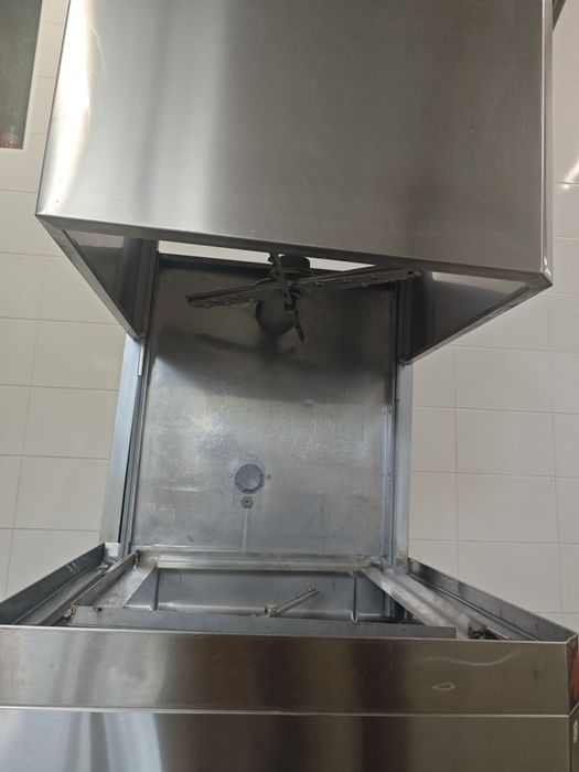 Посудомийна машина професійна купольна Electrolux NHT8G