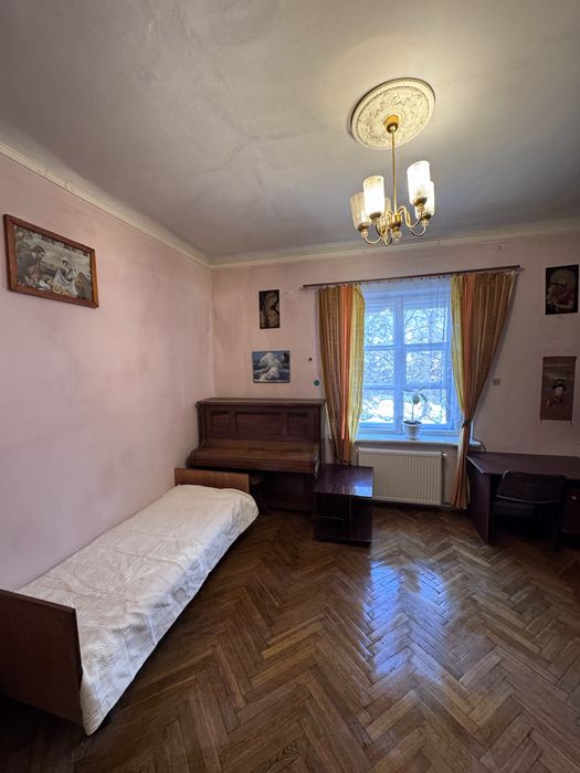 Здам кімнату в гарному районі( вільно дві кімнати)