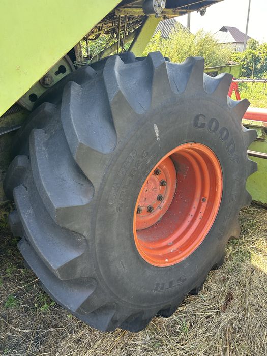 Claas Dominator 106