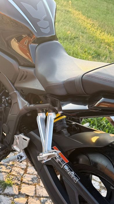 Vendo CBR 650R Impecável