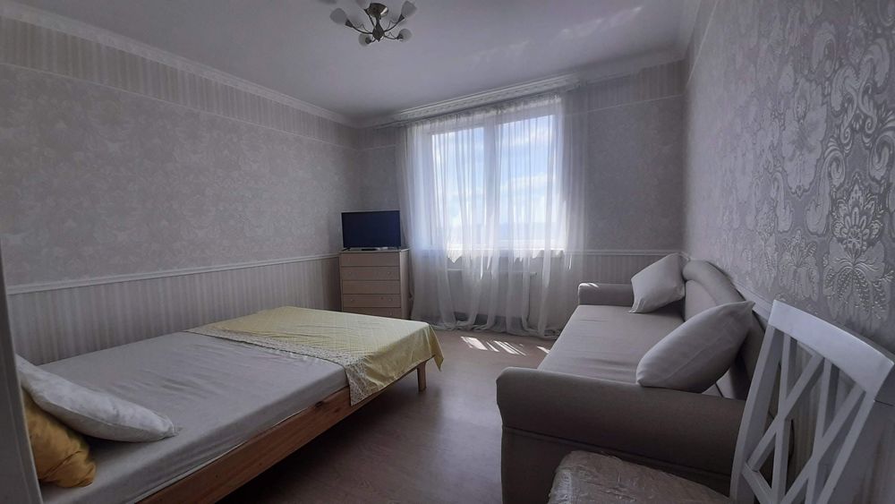 Подобово -погодинно ,1-2 кім.кв. Власна , Харьківске шосе 17-А, Мега-