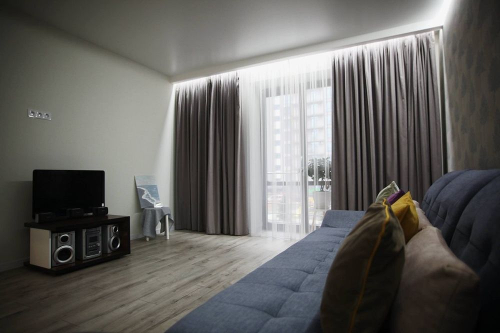 Озеро! Парк! Центр! 
Стильна двохстороння квартира біля озера