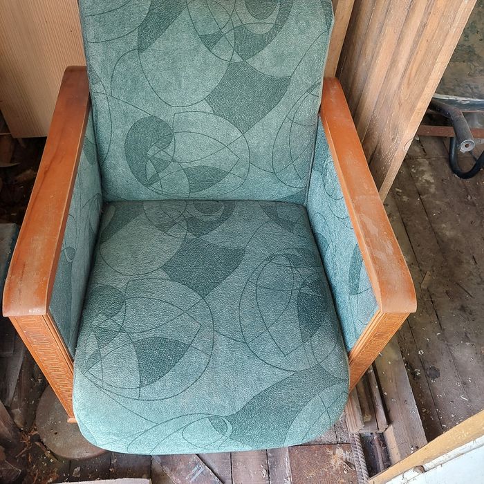 Продам гарне крісло на дачу Киїнка