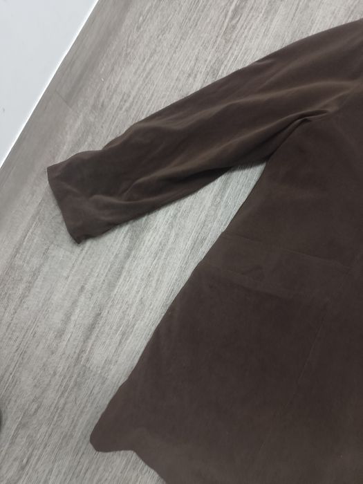 Sprzedam damski płaszcz zimowy z kapturem rozmiar XL.