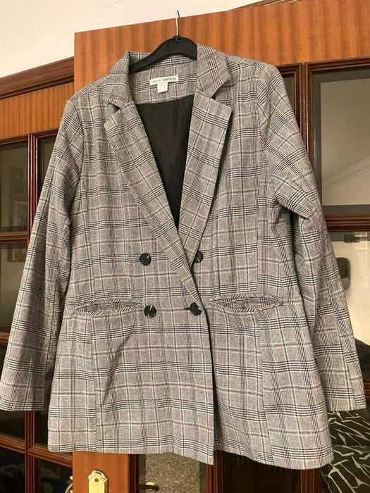 Blazer cinza tam 40 Venca