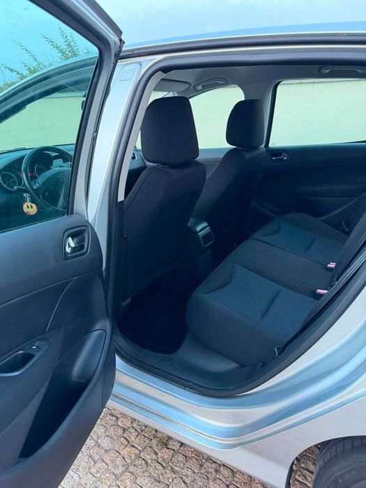 Venda de carro em excelente estado só com um dono