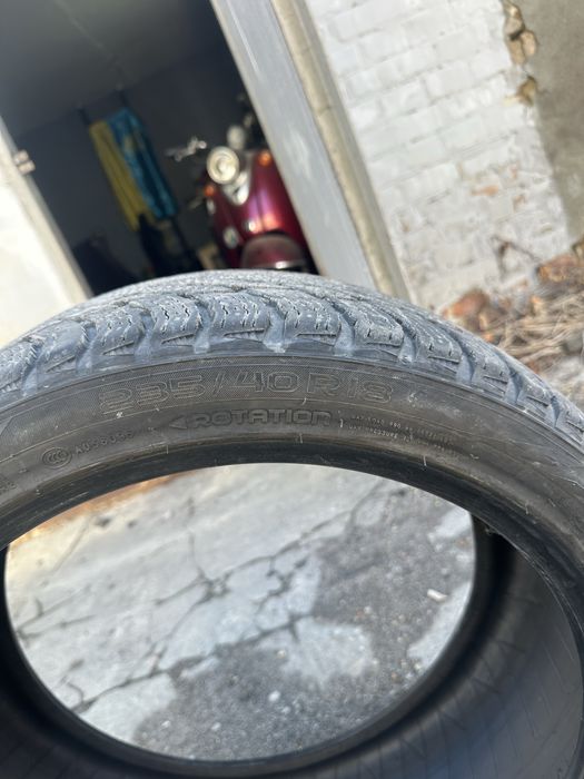 Резина Nokian 235 40 18 зима