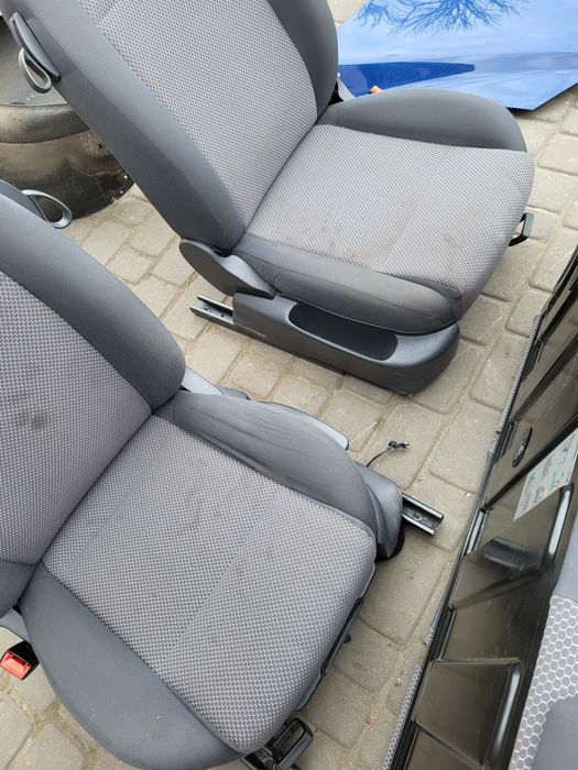 Fotele kanapa komplet vw fox 06r komplet nie podarte