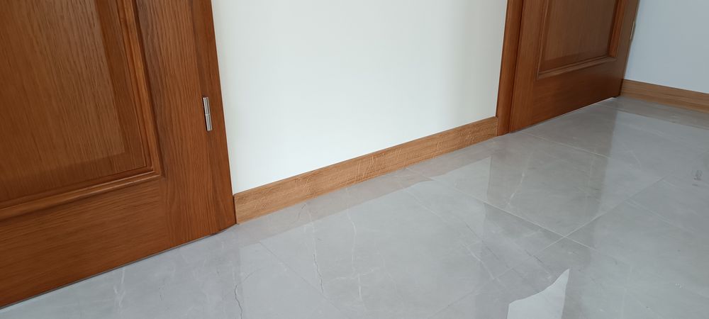 Montaż listew przypodlogowych