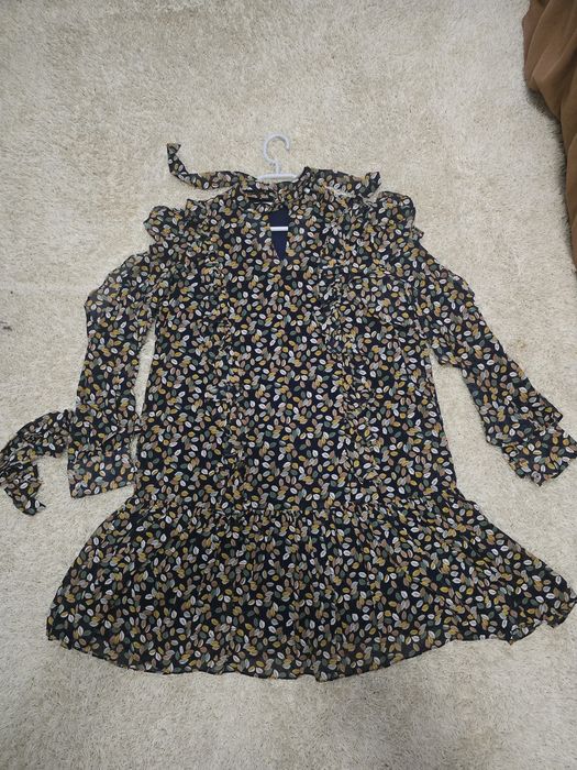 Сукня жіноча з рюшами