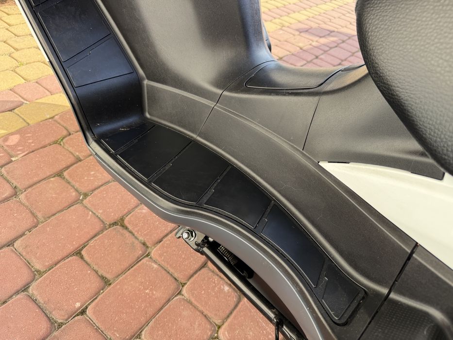Suzuki Burgman 125 na kat B ! Super STAN !