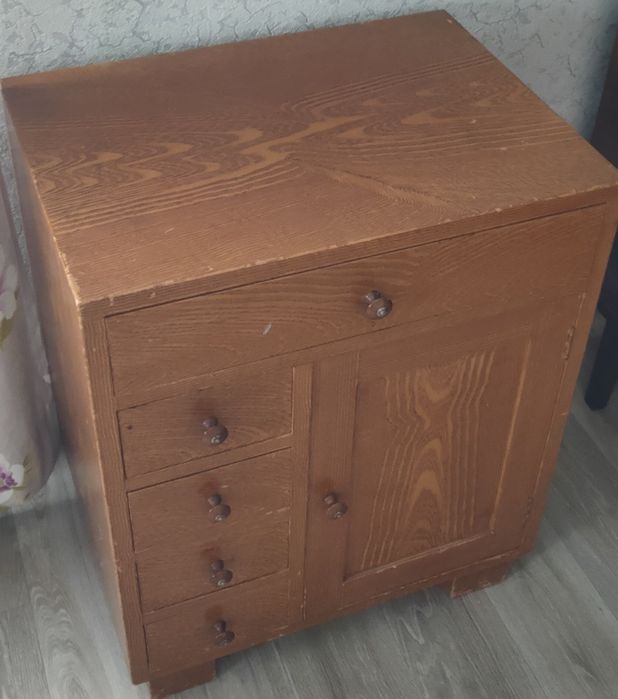Sprzedam starą komodę PRL