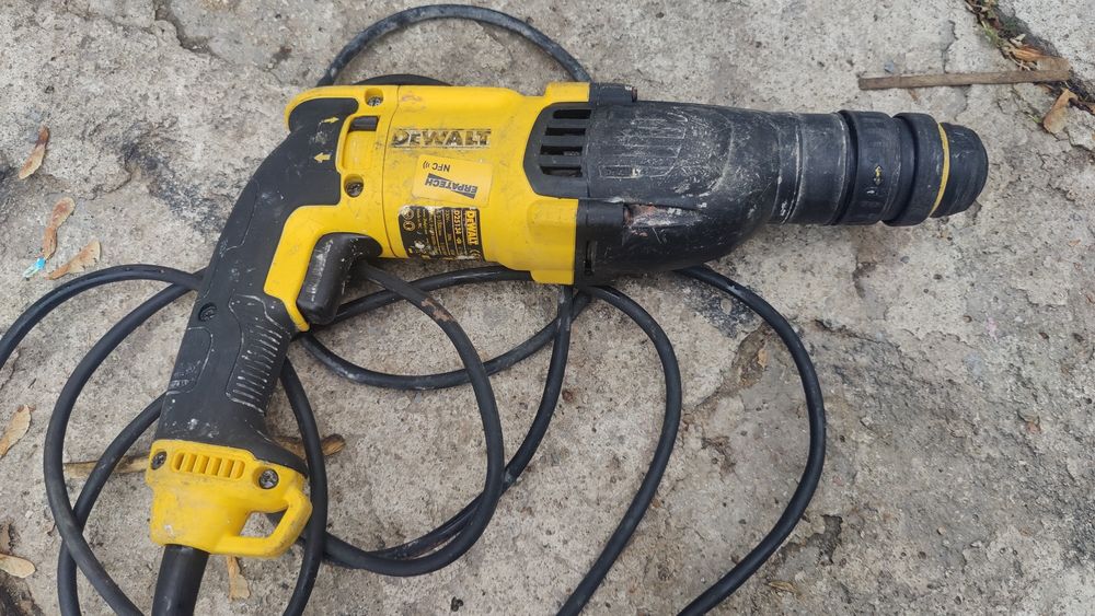 Инструмент Dewalt